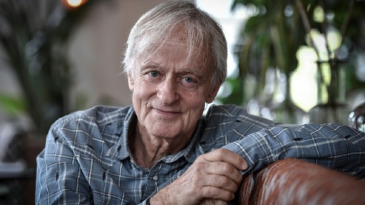 Le chanteur Dave, hospitalisé après une chute