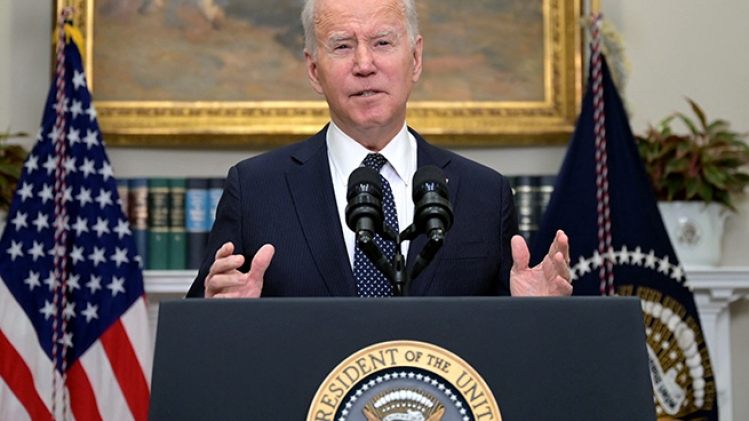 Crise en Ukraine: le président américain Joe Biden dénonce le début d'une invasion russe de l'Ukraine