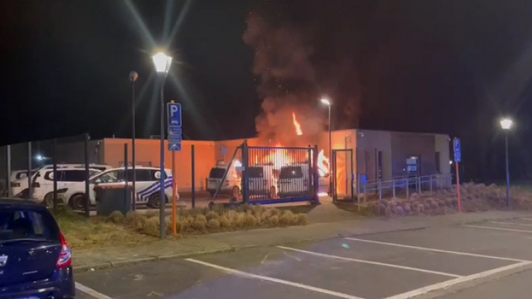 Bruxelles: la brigade canine de la zone de police Montgomery visée par des jets de cocktails Molotov