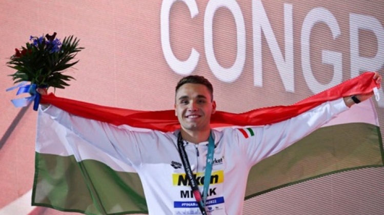 Mondiaux de natation - Le Hongrois Kristof Milak, sacré sur 200 m papillon, bat le record du monde