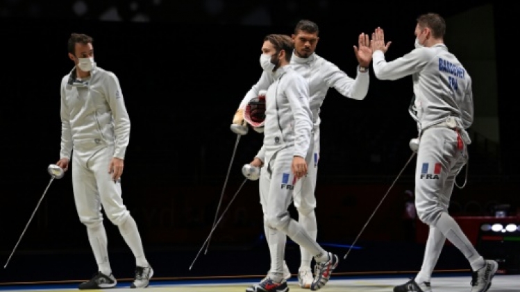 Escrime: les Bleus multiplient les coups d'épée dans l'or