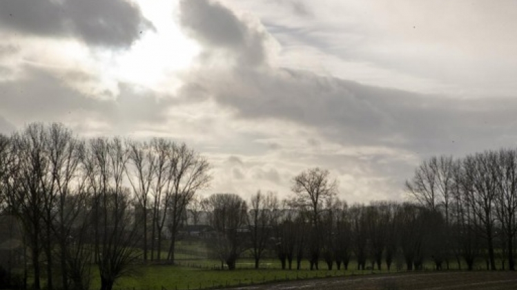 Un après-midi et un week-end entre nuages et éclaircies