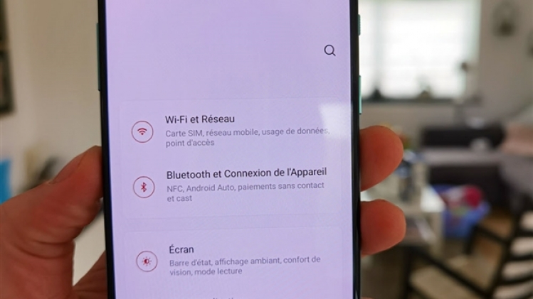 Une tornade survenue à Roetgen près d'Aix-la-Chapelle ce mercredi en Allemagnea été filmée. Elle a causé des dégâts dans le village.