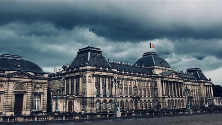 60% des élèves de maternelle sont de retour à l'école. L'enseignement catholique s'attend à 30 à 40% de fréquentation. Les enseignants sont heureux de revoir leurs élèves. Exemple à Lonzée.