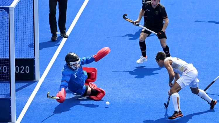 Il revient plus en forme que jamais avec un album intitulé Auto-portrait; un album très rythmé sur des airs de country.