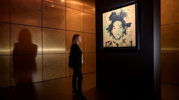 Le personnel soignant s'est rapidement retrouvé en première ligne du combat contre la Covid-19 dès le début de l'épidémie. Infirmières et médecins ont vécu  une année 2020 très éprouvante. Alors, comment s'est passée la nuit du réveillon dans l’unité Covid de l’hôpital Saint-Pierre à Bruxelles ?