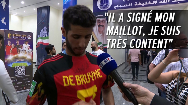 Scène surréaliste chez nos Diables: un fan s'est introduit sur le terrain pour demander un autographe à son idole (vidéo)