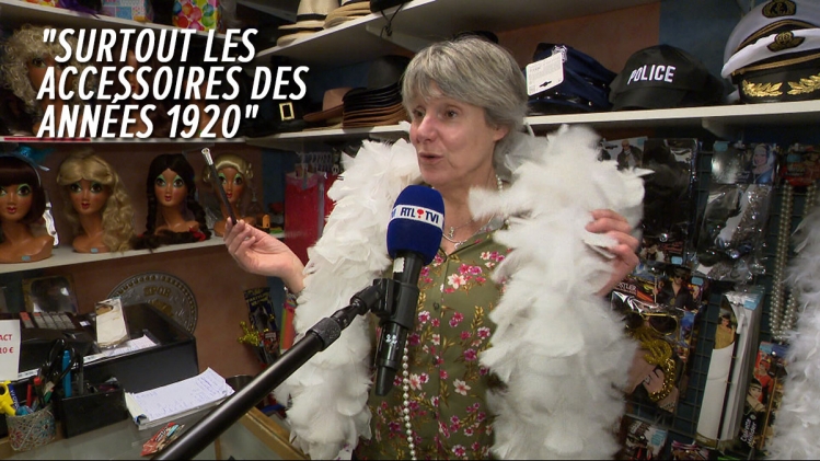 Corinne Leclercq, gérante d''un magasin de costumes