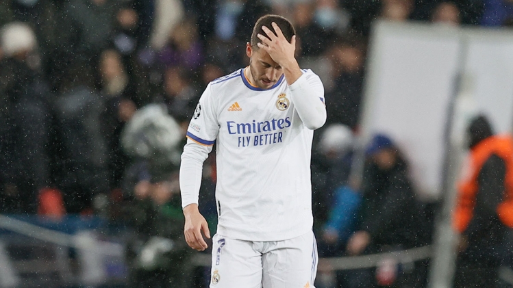 Annoncé comme potentiellement titulaire, Eden Hazard n'a, une fois de plus, pas quitté le banc du Real ce vendredi