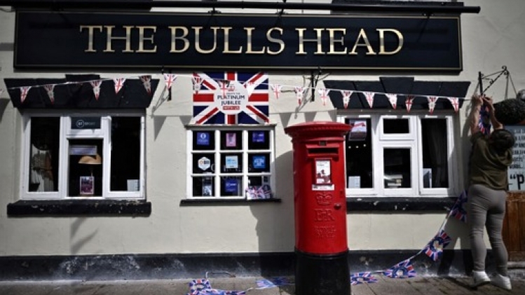 Heineken investit 45 millions d'euros pour rouvrir une soixantaine de pubs britanniques