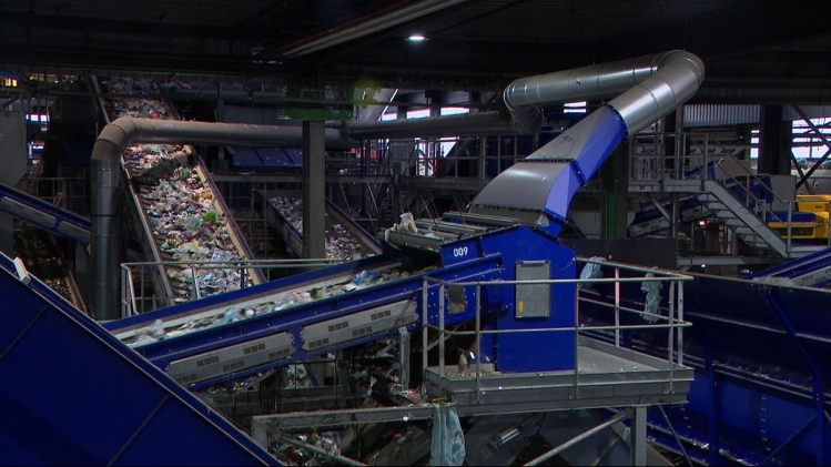 Recyclage: une nouvelle machine pour trier les capsules à café dans les centres de tri