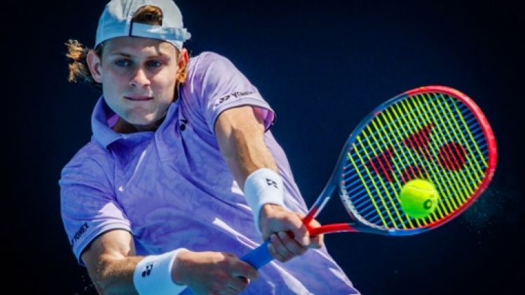 Zizou Bergs franchit le premier tour