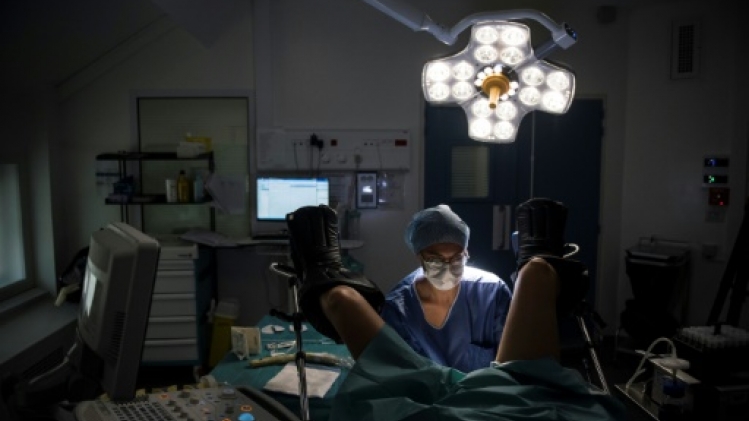 Gynécologie: les médecins tentent de restaurer la confiance après des accusations de violences