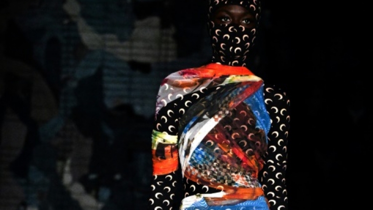 Le retour de la cagoule, ou quand l'anonymat devient un luxe