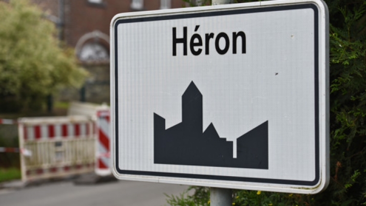 Mort d'un camionneur sur l'E42 entre Héron et Andenne: cinq suspects interpellés