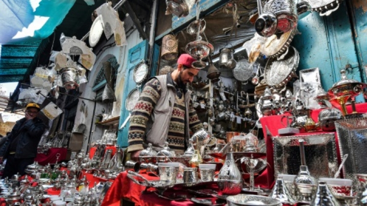 En Tunisie, le cuivre retrouve son lustre pour le ramadan