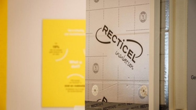 Recticel intègre de l'huile de friture dans ses nouveaux panneaux d'isolation