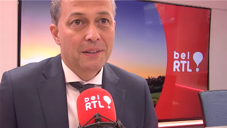 Ceux qui travaillent doivent avoir plus de net et le système social parfois doit être moins avantageux estime le libéral.