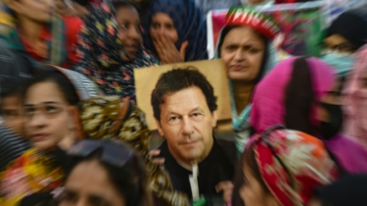 Pakistan: l'ex-Premier ministre Khan en détention provisoire, envoi de soldats au Pendjab