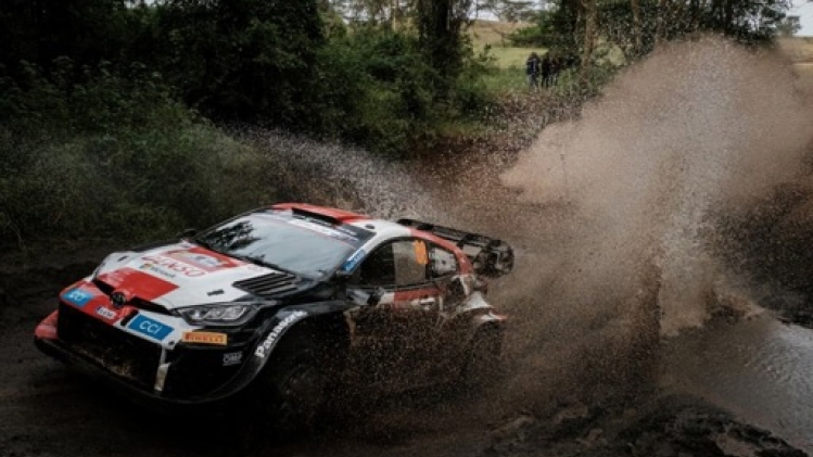 Rovanperä revient à moins de 10 secondes d'Ogier avant la power stage, Neuville est 8e