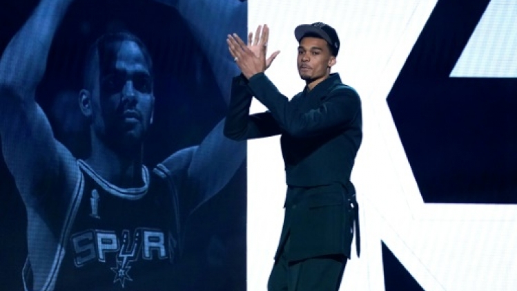 Victor Wembanyama annonce un partenariat avec Louis Vuitton