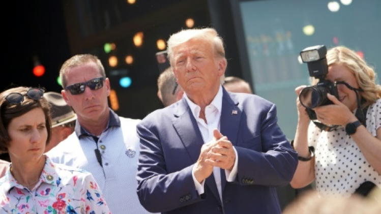 Fais un don, patriote! Comment Trump profite de ses inculpations