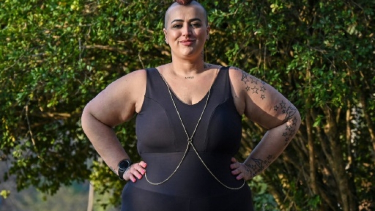 La mode pour les femmes rondes pourfend les préjugés au Brésil