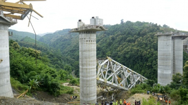 Inde: au moins 18 morts dans l'effondrement d'un pont ferroviaire