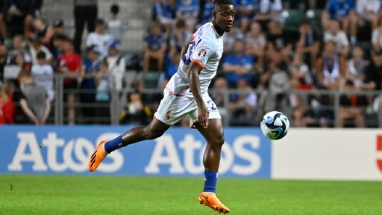 Fenerbahçe et Batshuayi, titulaire, écrasent Twente en barrage aller de Conference League