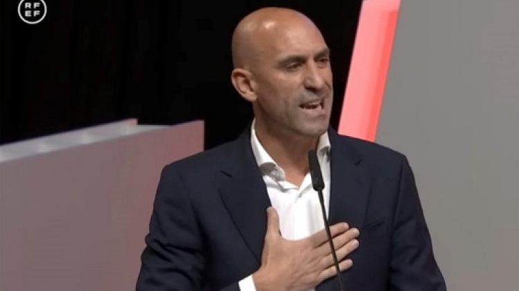 Baiser forcé de Rubiales: le parquet espagnol ouvre une enquête pour agression sexuelle