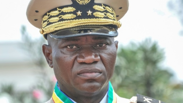 Gabon: le nouvel homme fort prête serment lundi, l'opposition veut imposer son candidat