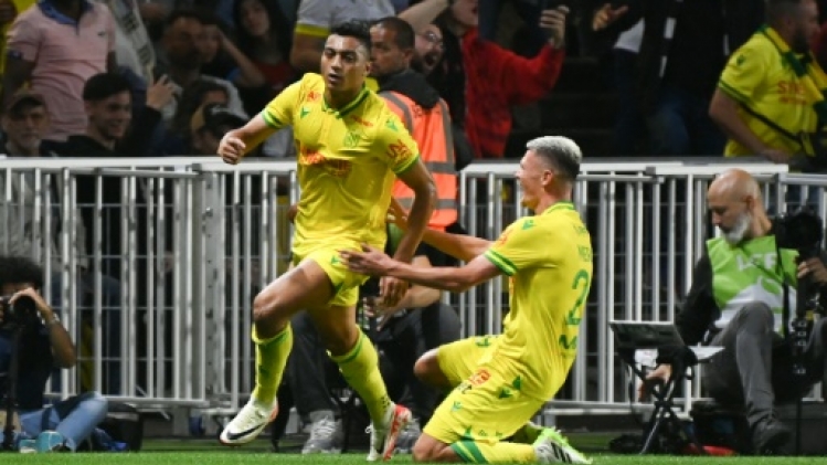 Ligue 1: Marseille bute contre Nantes, réduit à 10