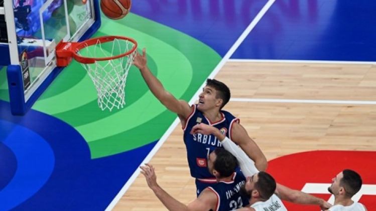 La Serbie surclasse la Lituanie 87-68 et file en demie