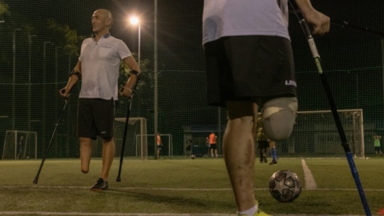 Le foot comme exutoire pour des soldats amputés en Ukraine