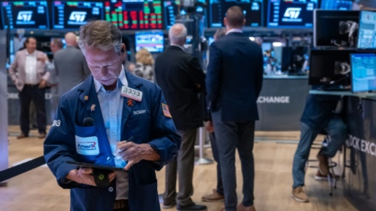La Bourse de New York ouvre en baisse, inflation et conjoncture continuent d'inquiéter