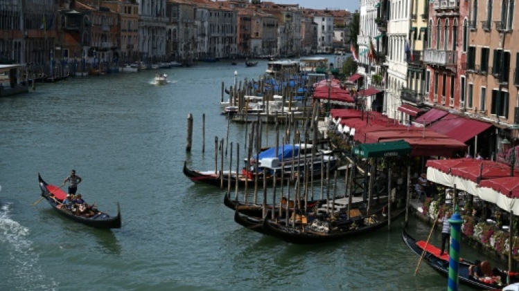 Surtourisme: Venise va tester une taxe visant les touristes à la journée