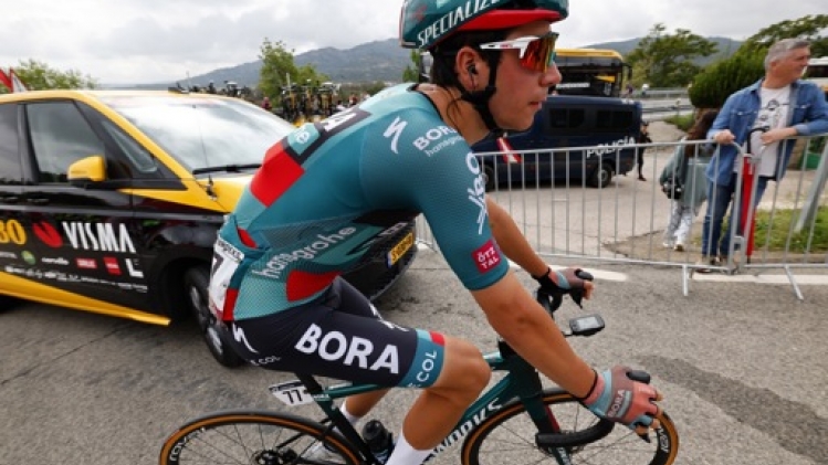 Cian Uijtdebroeks perd une place, mais, 8e, reste dans le top 10 de son premier grand Tour