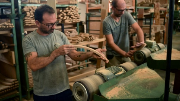 Dans les Landes, 1.500 chaises fabriquées pour Notre-Dame de Paris