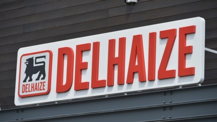 Des chariots de supermarché incendiés devant un Delhaize anversois