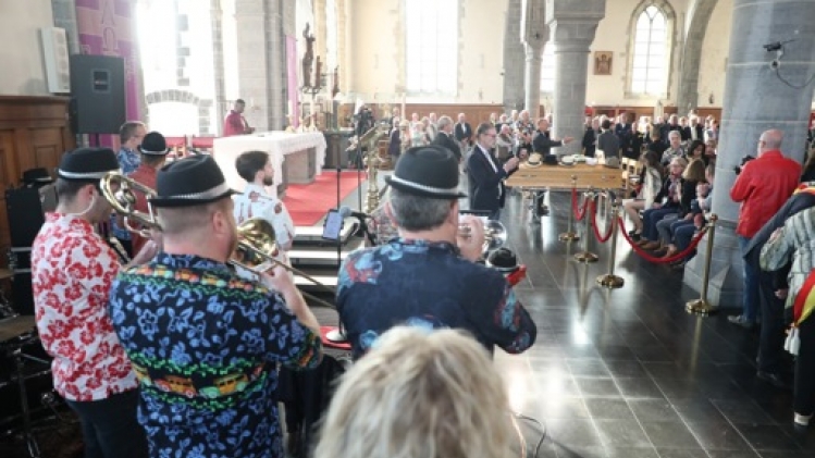 Lou Deprijck enterré en musique à Lessines