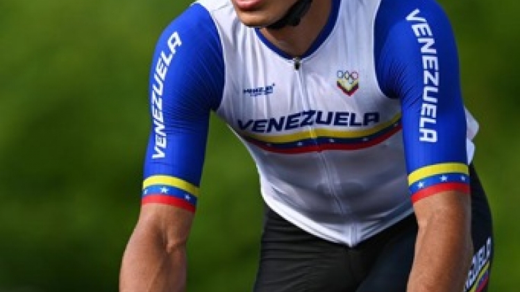 Orluis Aular s'adjuge la première étape et le premier maillot de leader au sprint