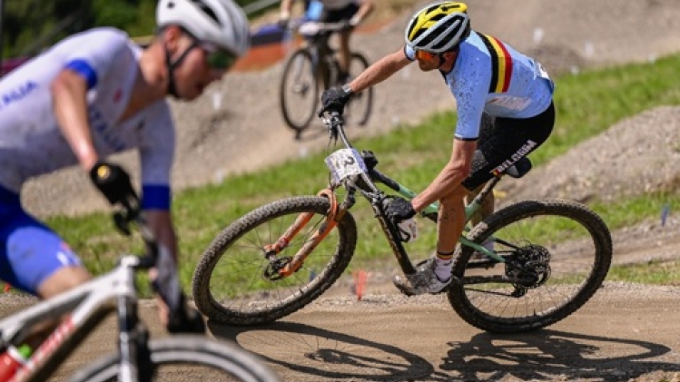 Jordan Sarrou gagne à Snowshoe, Puck Pieterse s'adjuge la Coupe du monde chez les dames