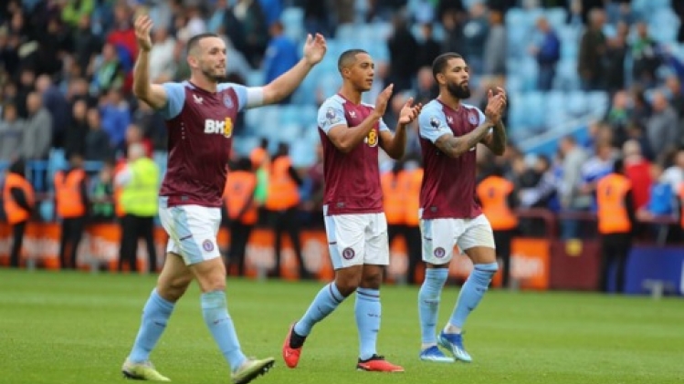 Aston Villa inflige sa 3e défaite à Manchester City sur un assist de Youri Tielemans