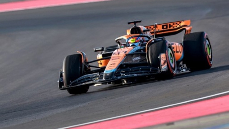 Oscar Piastri décroche la pole position pour la course sprint, Max Verstappen partira 3e