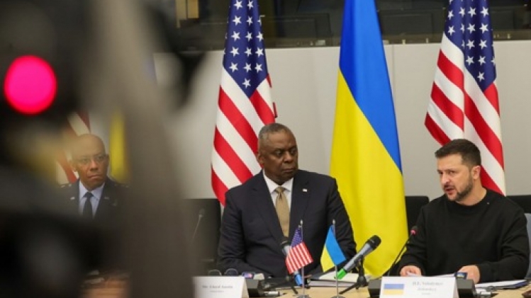 Washington et Londres promettent de nouvelles aides militaires à Kiev