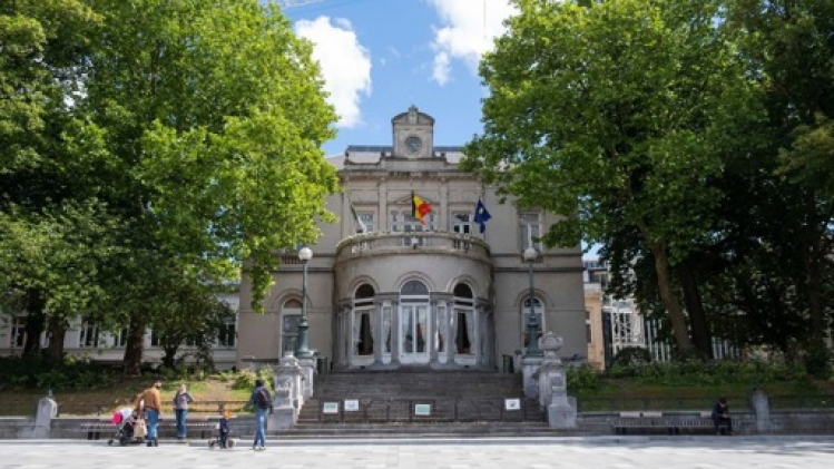 Stationnement Ixelles: erreur de la tutelle, mais l'illégalité persiste - opposition