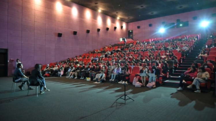 Dear Jinri lève le voile sur l'ultime interview de la star de K-pop Sulli après son suicide