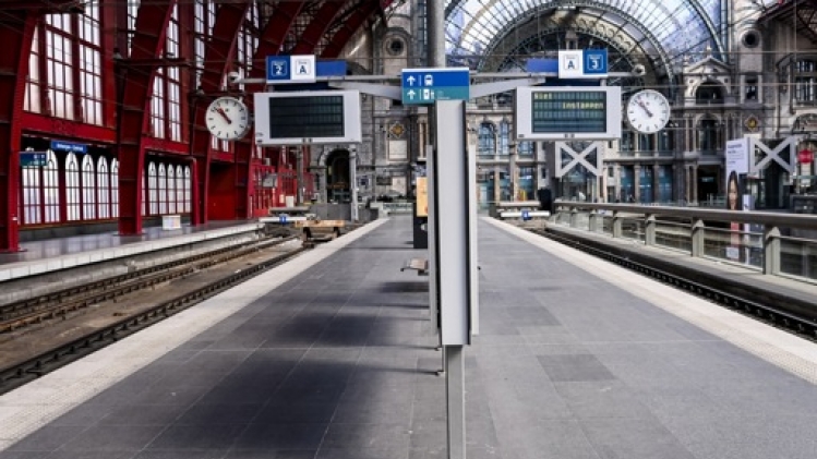 D'importantes perturbations du trafic ferroviaire après l'évacuation d'Anvers-Central
