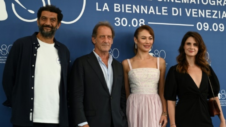 D'argent et de sang, ambitieuse reconstitution en série de l'arnaque du siècle