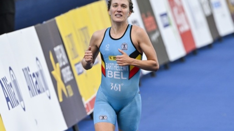 Valérie Barthelemy 25e et Hanne De Vet 33e lors de l'ouverture de la saison à Napier